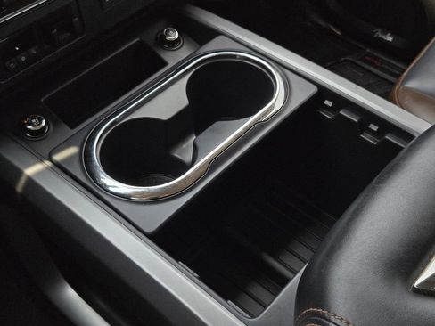 Used 2019 Nissan Titan Platinum Reserve RWD image 23