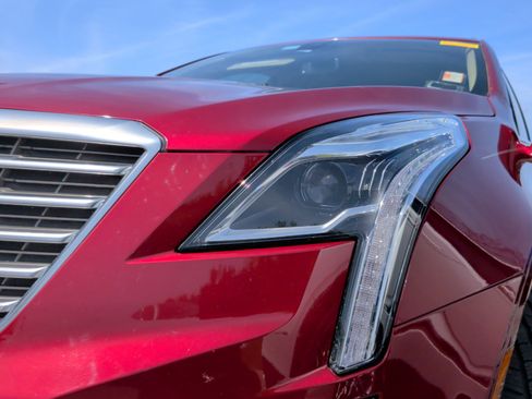 Used 2019 Cadillac XT5 Platinum image 3