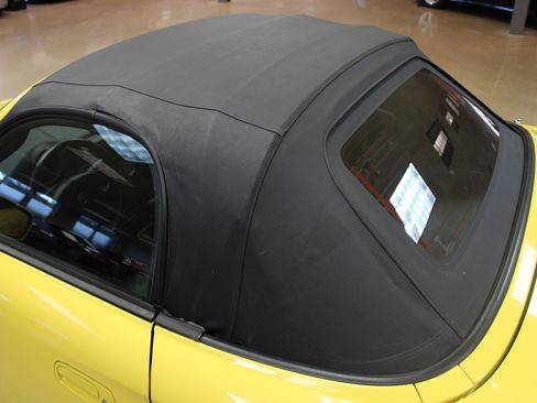 Used 2004 Toyota MR2 image 7