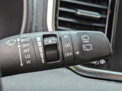 Used 2021 Kia Sportage EX image 11