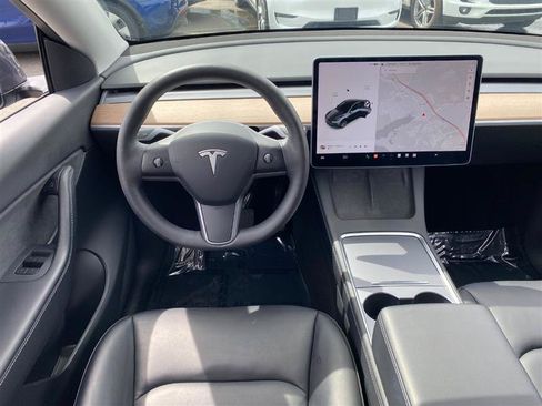 Used 2024 Tesla Model Y Long Range AWD/4WD image 13