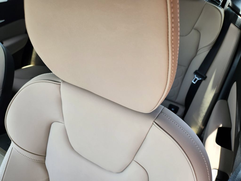 New 2026 Volvo XC60 B5 Plus w/ Protection Package Premier AWD/4WD image 6
