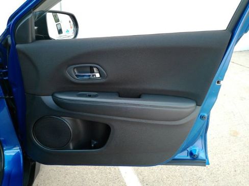 Used 2018 Honda HR-V LX image 17