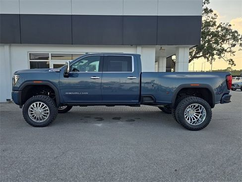 New 2025 GMC Sierra 3500 Denali w/ Denali Reserve Package image 4