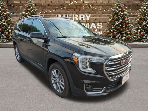 Used 2022 GMC Terrain SLT w/ LPO, Floor Liner Package image 8