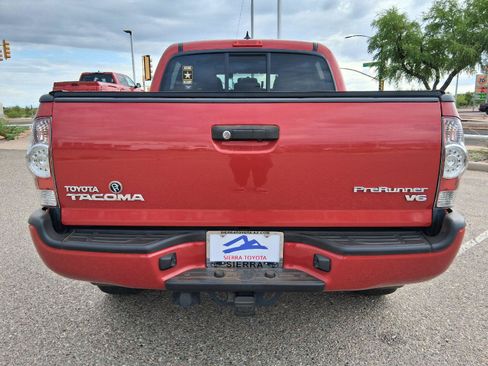 Used 2015 Toyota Tacoma PreRunner w/ TRD Sport Package RWD image 4
