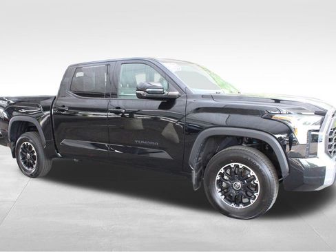 Used 2023 Toyota Tundra SR5 w/ TRD Off-Road Premium Package AWD/4WD image 18
