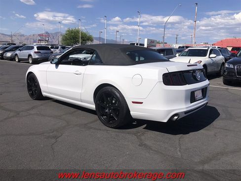 Used 2014 Ford Mustang Convertible RWD image 8