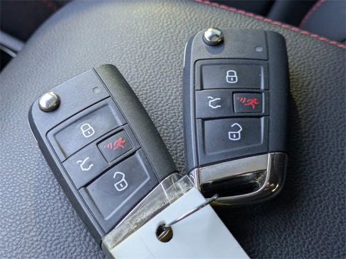 Used 2021 Volkswagen GTI SE image 34