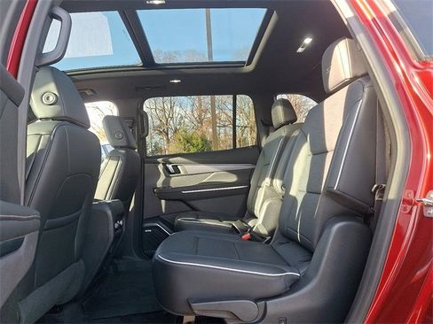 Used 2025 Buick Enclave Sport Touring w/ Super Cruise Package image 10