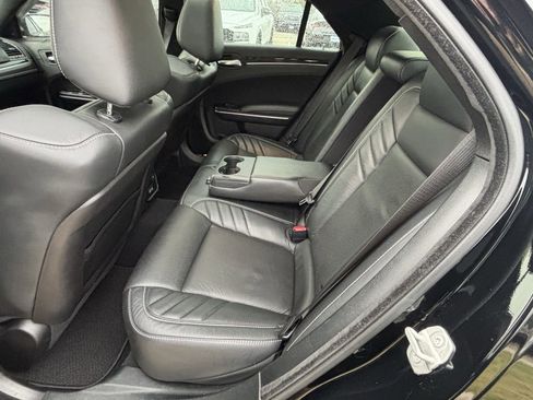 Used 2023 Chrysler 300 C image 25