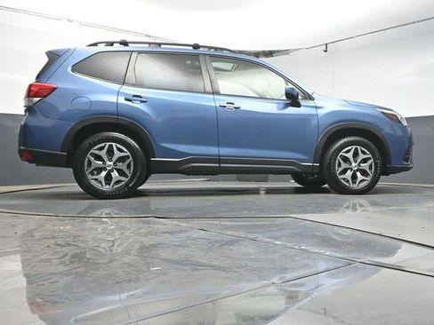 Used 2022 Subaru Forester Premium AWD/4WD image 40