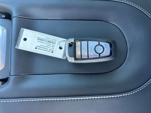 New 2025 Ford Expedition Max Platinum w/ Driver's Package image 29