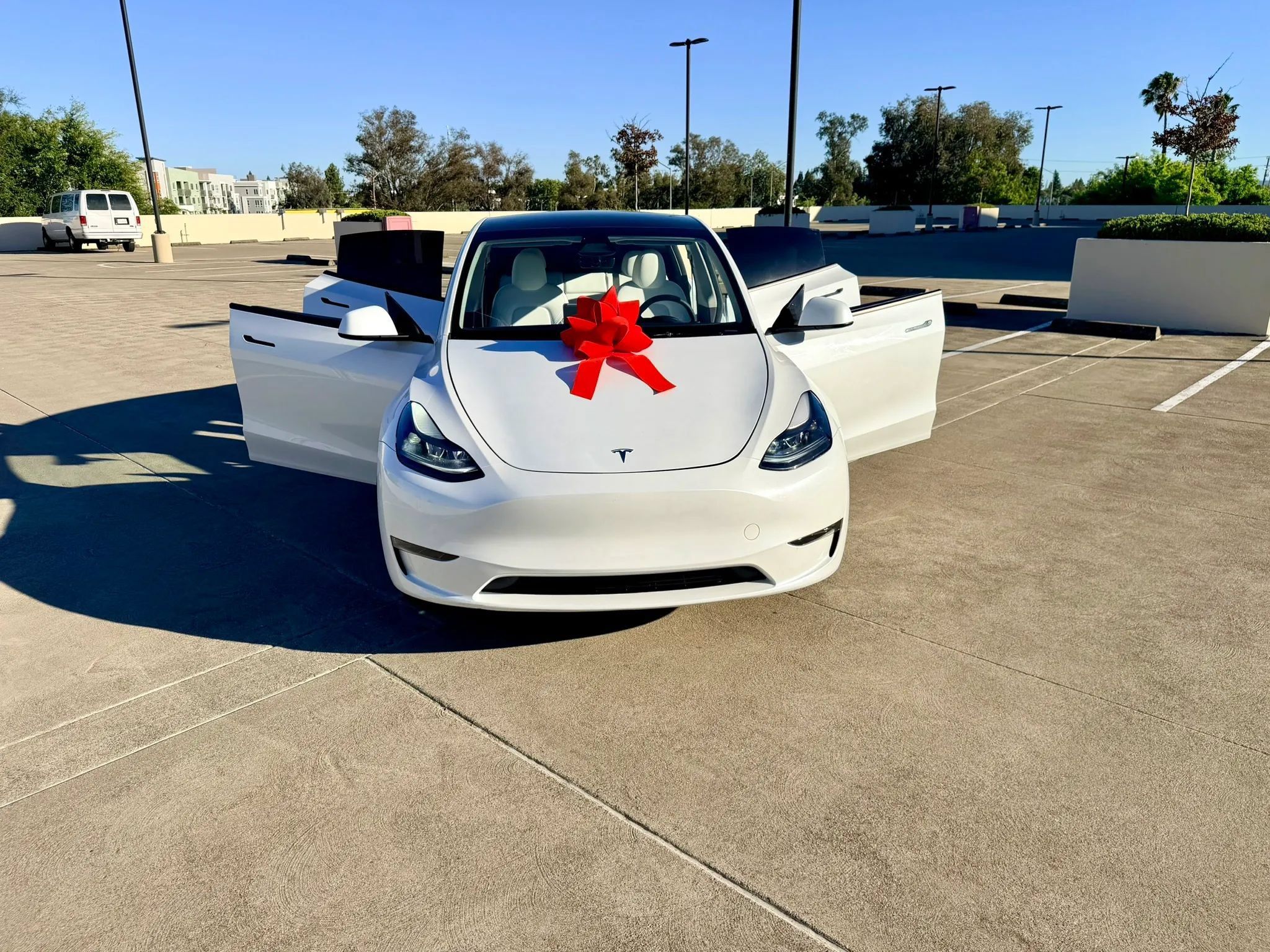 Used 2024 Tesla Model Y Long Range RWD image 36