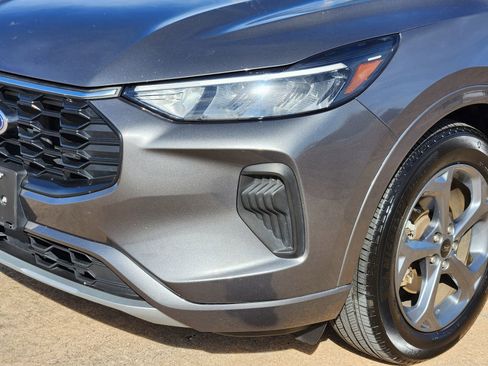 Used 2023 Ford Escape ST-Line w/ Tech Pack #1 image 9