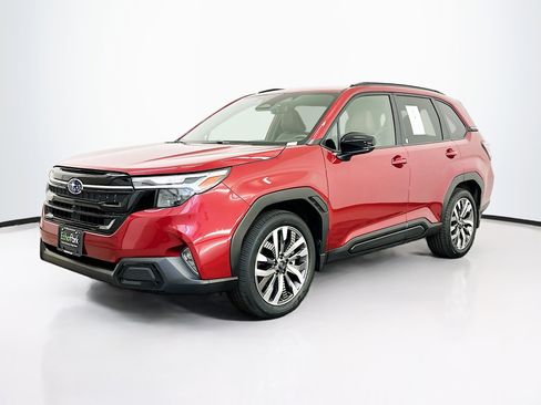 Used 2025 Subaru Forester Touring image 3