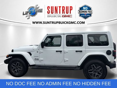 Used 2024 Jeep Wrangler Unlimited Sahara AWD/4WD image 8