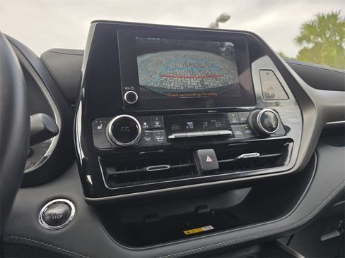 Certified 2023 Toyota Highlander Limited image 35