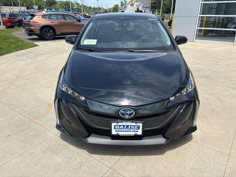 Used 2022 Toyota Prius Prime XLE FWD image 2