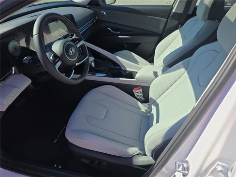 New 2026 Hyundai Elantra Limited image 3