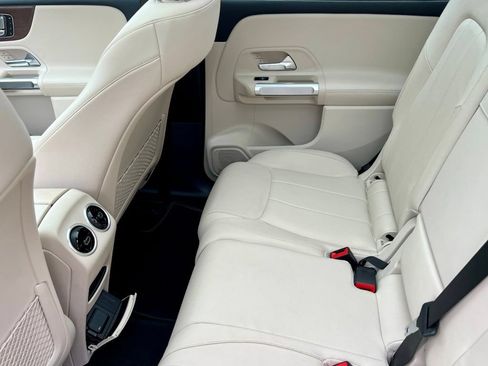Used 2023 Mercedes-Benz GLB 250 4MATIC image 13