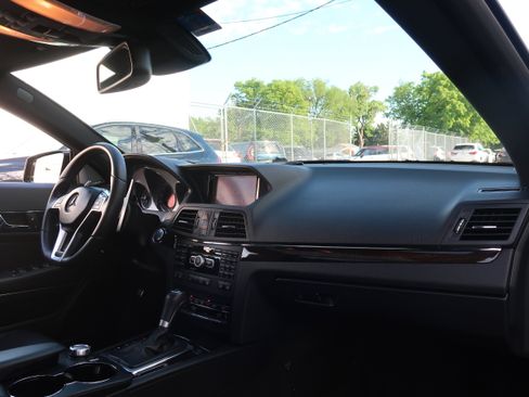 Used 2013 Mercedes-Benz E 550 Coupe w/ Premium 2 Pkg image 32