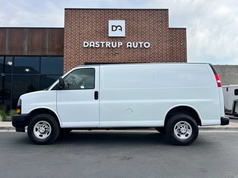 Used 2023 Chevrolet Express 2500 w/ Driver Convenience Package RWD image 3