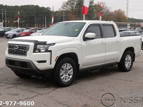 Used 2022 Nissan Frontier SV w/ Technology Package image 3