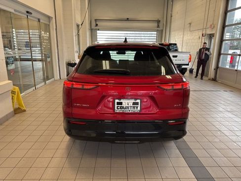 New 2025 Toyota Crown Signia image 4