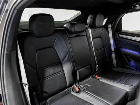 Used 2023 Porsche Cayenne Platinum Edition image 33