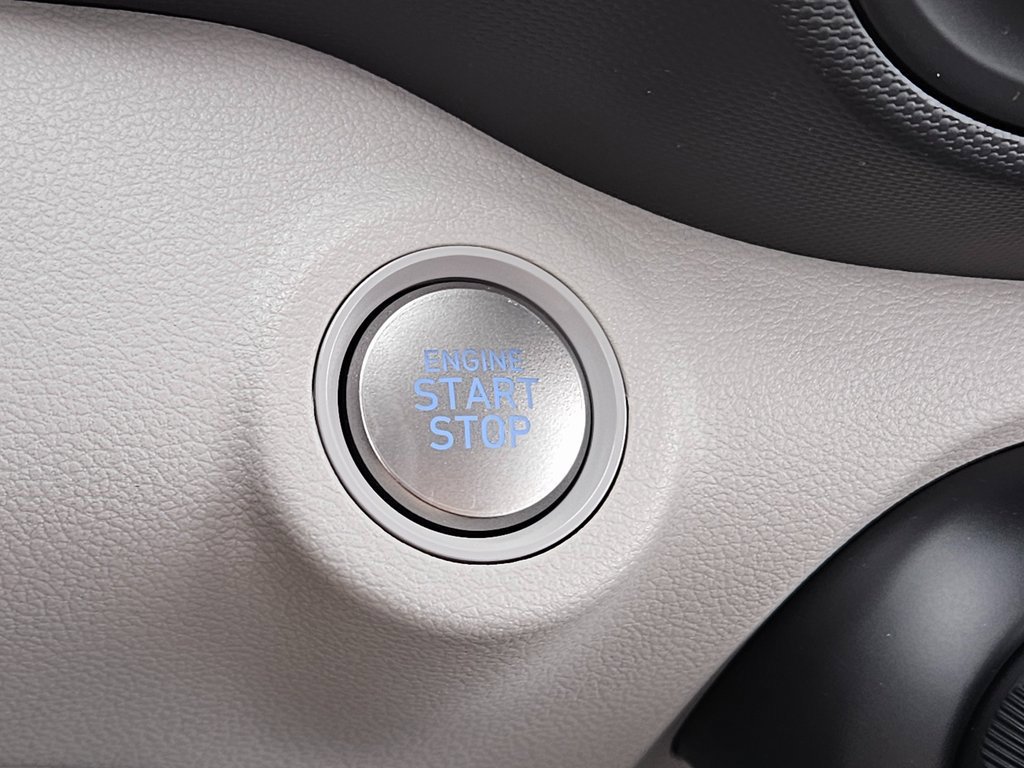 Used 2026 Hyundai Venue SEL FWD image 28
