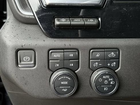 Used 2023 Chevrolet Silverado 1500 LTZ w/ Technology Package AWD/4WD image 25