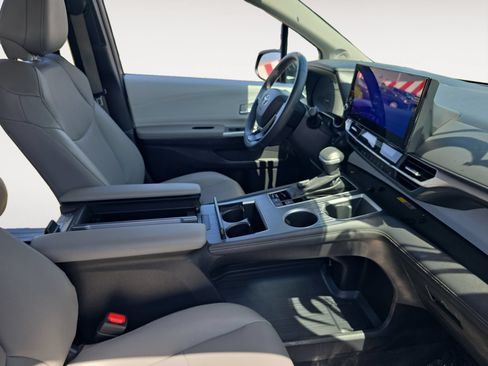Certified 2025 Toyota Sienna XLE w/ XLE Plus Package AWD/4WD image 15