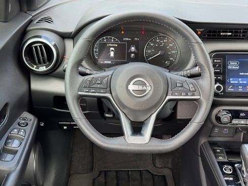 Used 2023 Nissan Kicks SR w/ Interior Electronics Package image 15