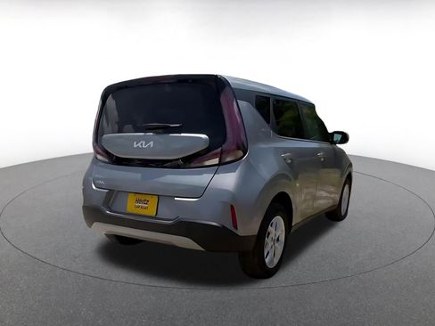 Used 2025 Kia Soul LX w/ LX Technology Package FWD image 14
