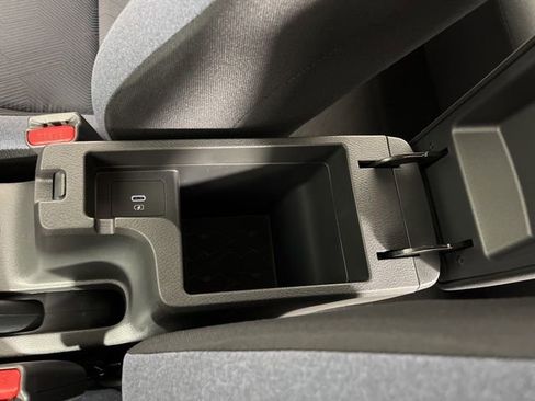 New 2025 Nissan Versa SV w/ Trunk Package image 33