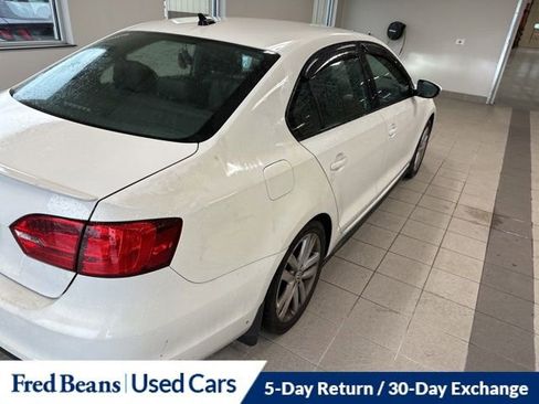Used 2013 Volkswagen Jetta GLI FWD image 10