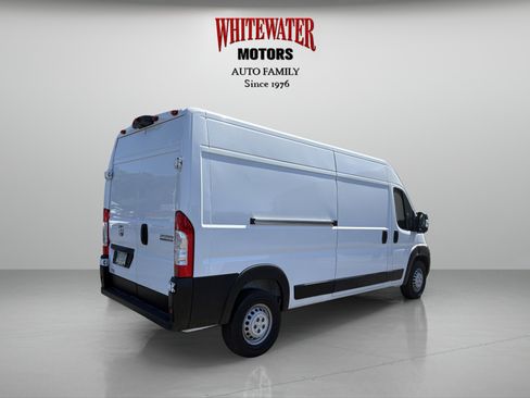Used 2025 RAM ProMaster 2500 w/ Convenience Group FWD image 4