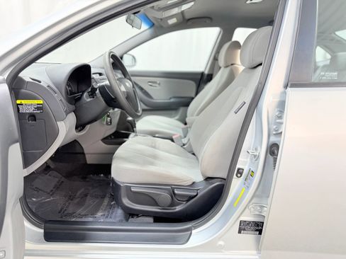 Used 2010 Hyundai Elantra GLS image 13