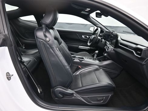 Used 2024 Ford Mustang GT Premium image 34