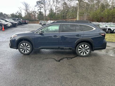 Used 2023 Subaru Outback Limited AWD/4WD image 6