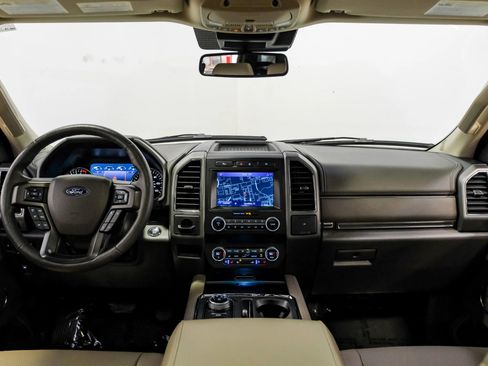 Used 2020 Ford Expedition XLT w/ Equipment Group 202A image 9