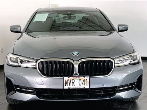 Used 2023 BMW 530i w/ Convenience Package RWD image 3