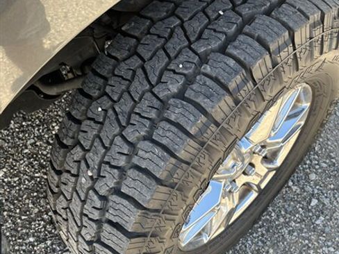 Used 2016 Ford F150 XLT w/ Equipment Group 302A Luxury AWD/4WD image 16