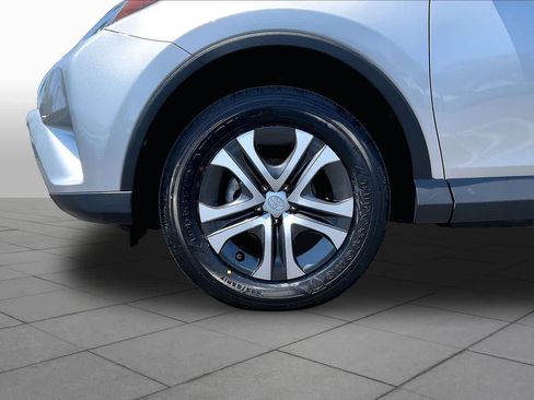 Used 2016 Toyota RAV4 LE FWD image 10