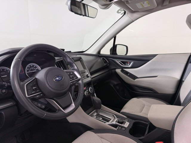 Used 2019 Subaru Forester Premium AWD/4WD image 4
