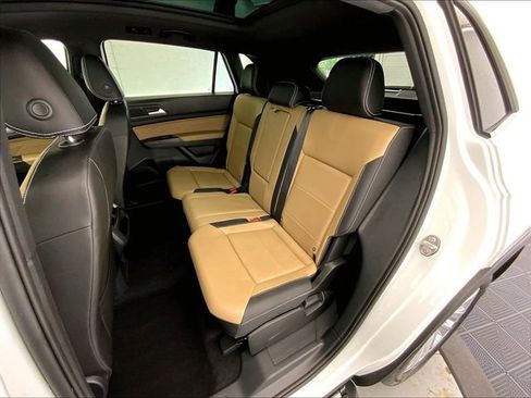 Certified 2023 Volkswagen Atlas Cross Sport SE w/ Panoramic Sunroof Package AWD/4WD image 23