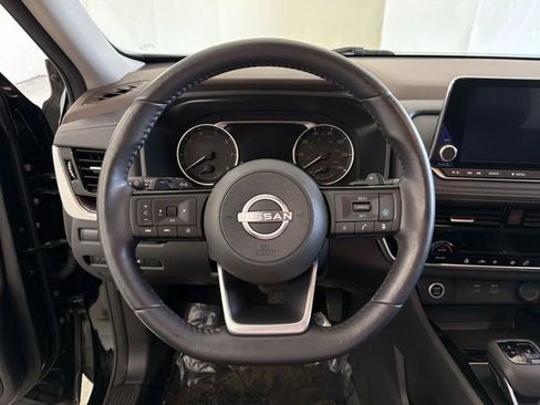 Used 2022 Nissan Rogue SV w/ SV Premium Package image 31