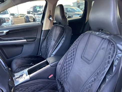 Used 2010 Volvo XC60 T6 image 16