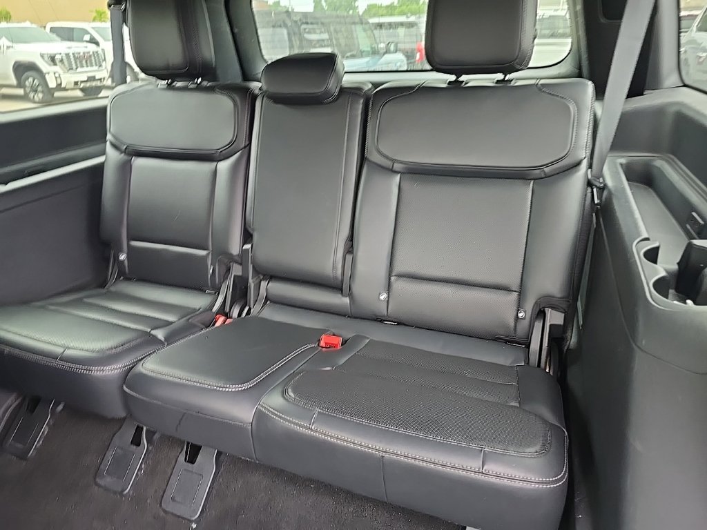 Used 2025 Ford Expedition Max Platinum w/ Stealth Appearance Package AWD/4WD image 19